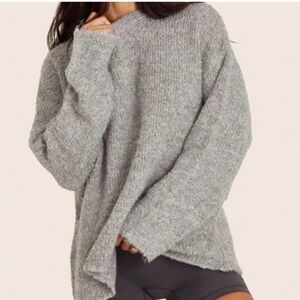 SET Active BOUCLÉ OVERSIZED CREWNECK SWEATER - HEATHER GREY
Heather Grey / S
